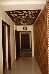 Foyer-Wooden-Cieling